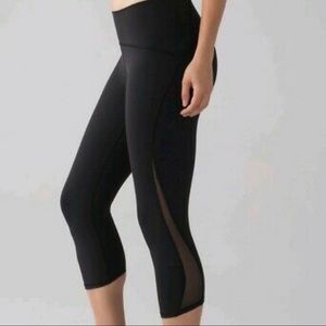 Lululemon train times crop size 4